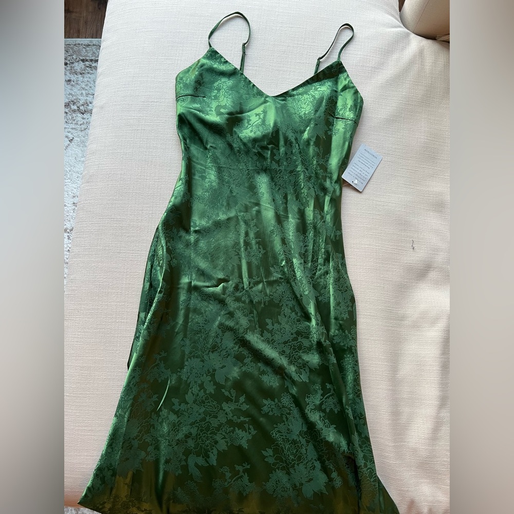 Green satin dress from Lulus with tags on / never worn.